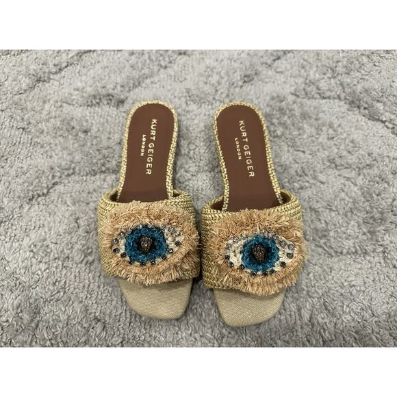 Kurt Geiger London Eye Flat Sandal Beige Sz 5.5 STORE MODEL - Picture 2 of 5